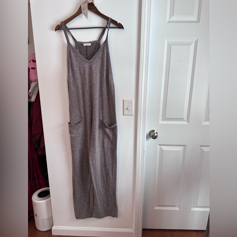 Boutique gray/mauve Spaghetti Strap Romper NWOT